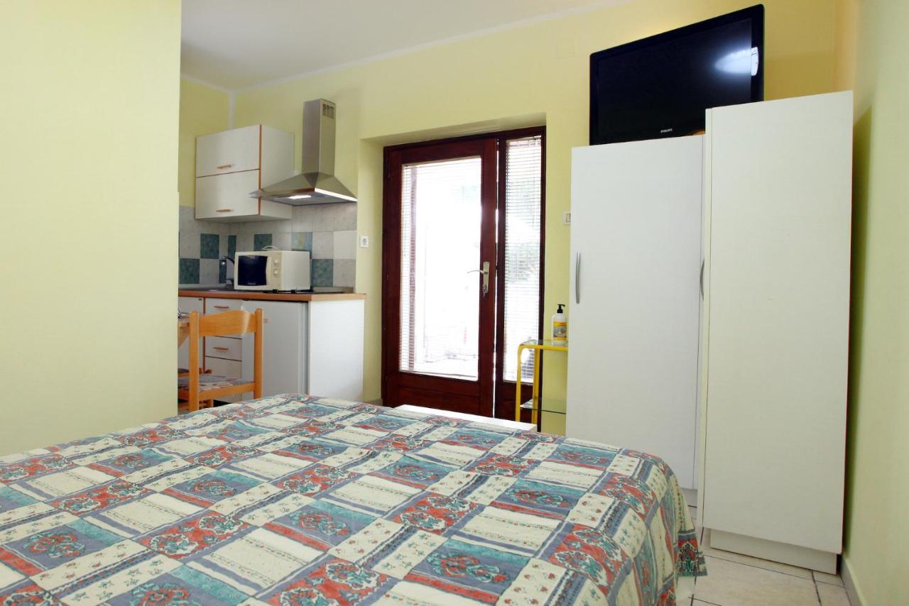 Dino Studio And Room Apartments Portorož Zewnętrze zdjęcie