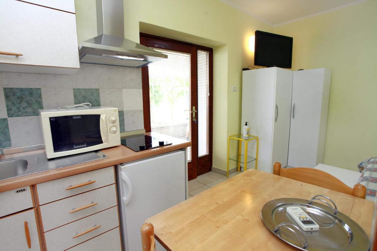 Dino Studio And Room Apartments Portorož Zewnętrze zdjęcie