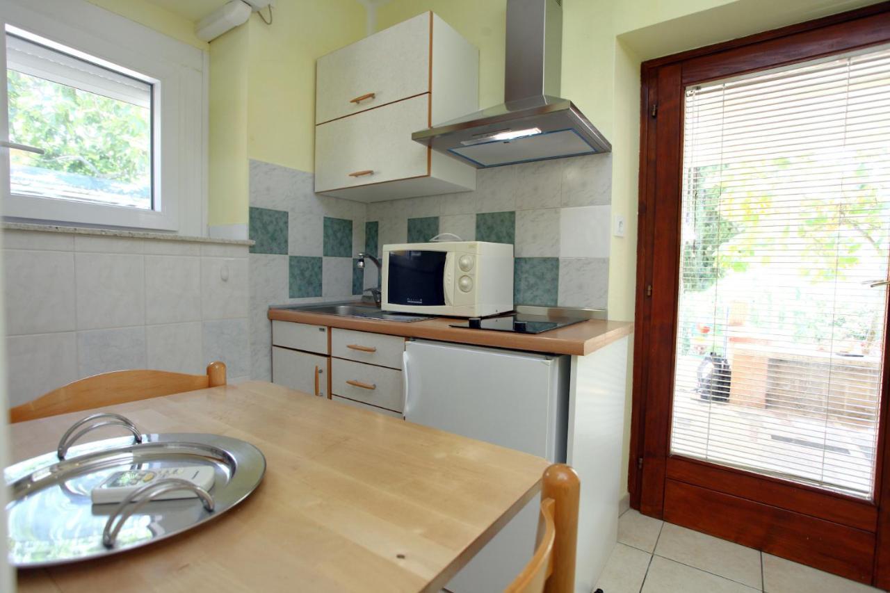 Dino Studio And Room Apartments Portorož Zewnętrze zdjęcie